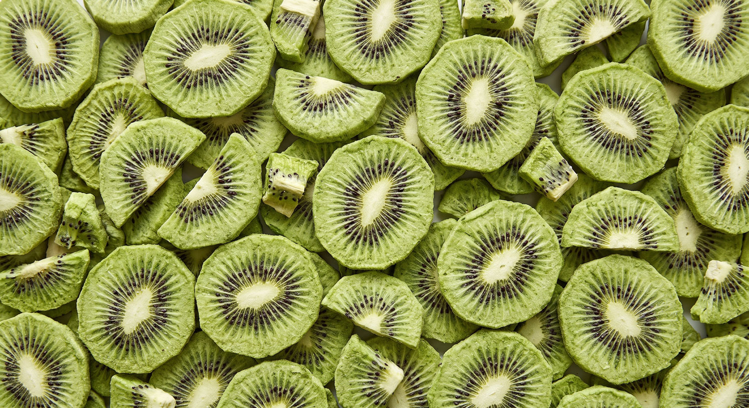 Freeze-dried kiwi, sliced