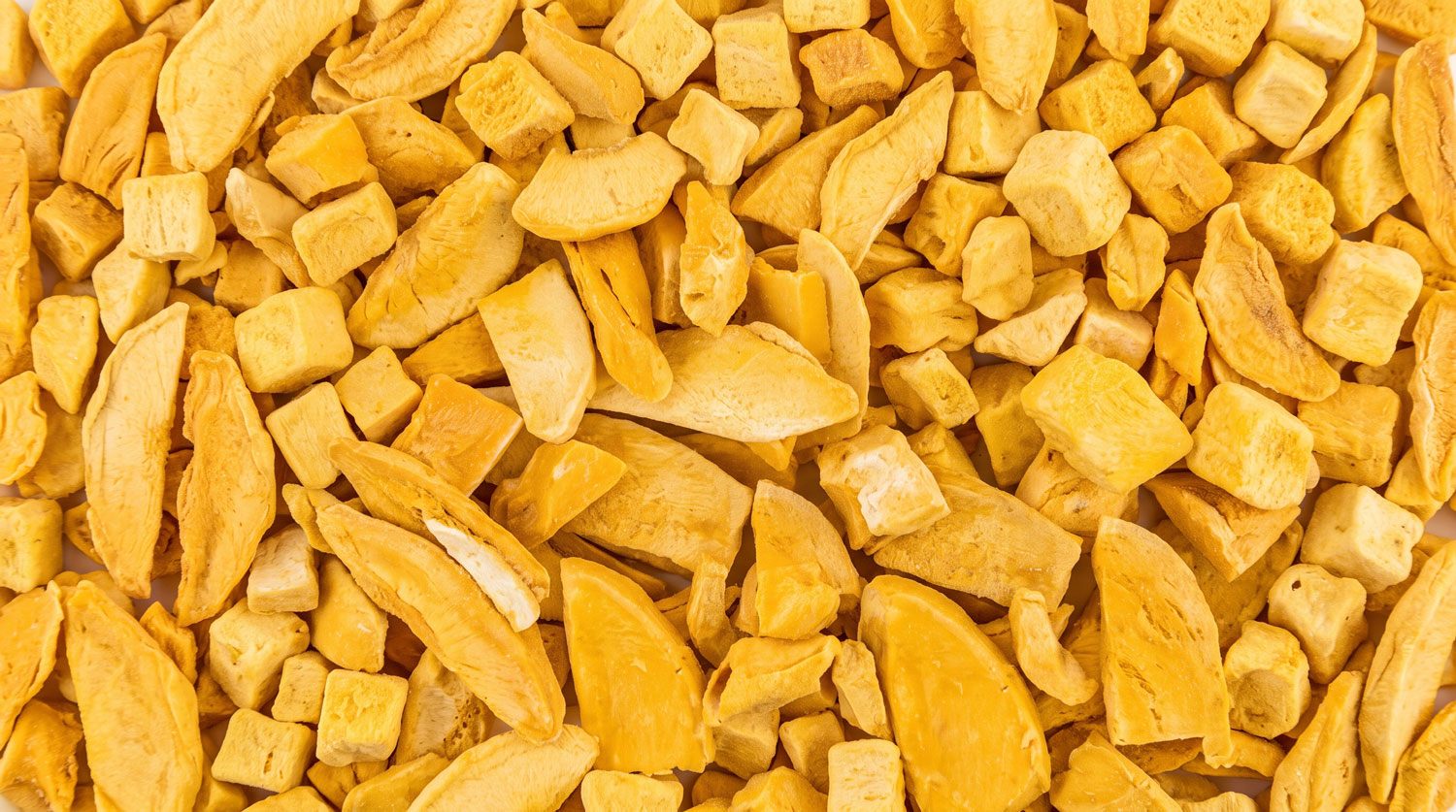 Freeze-dried mango, sliced