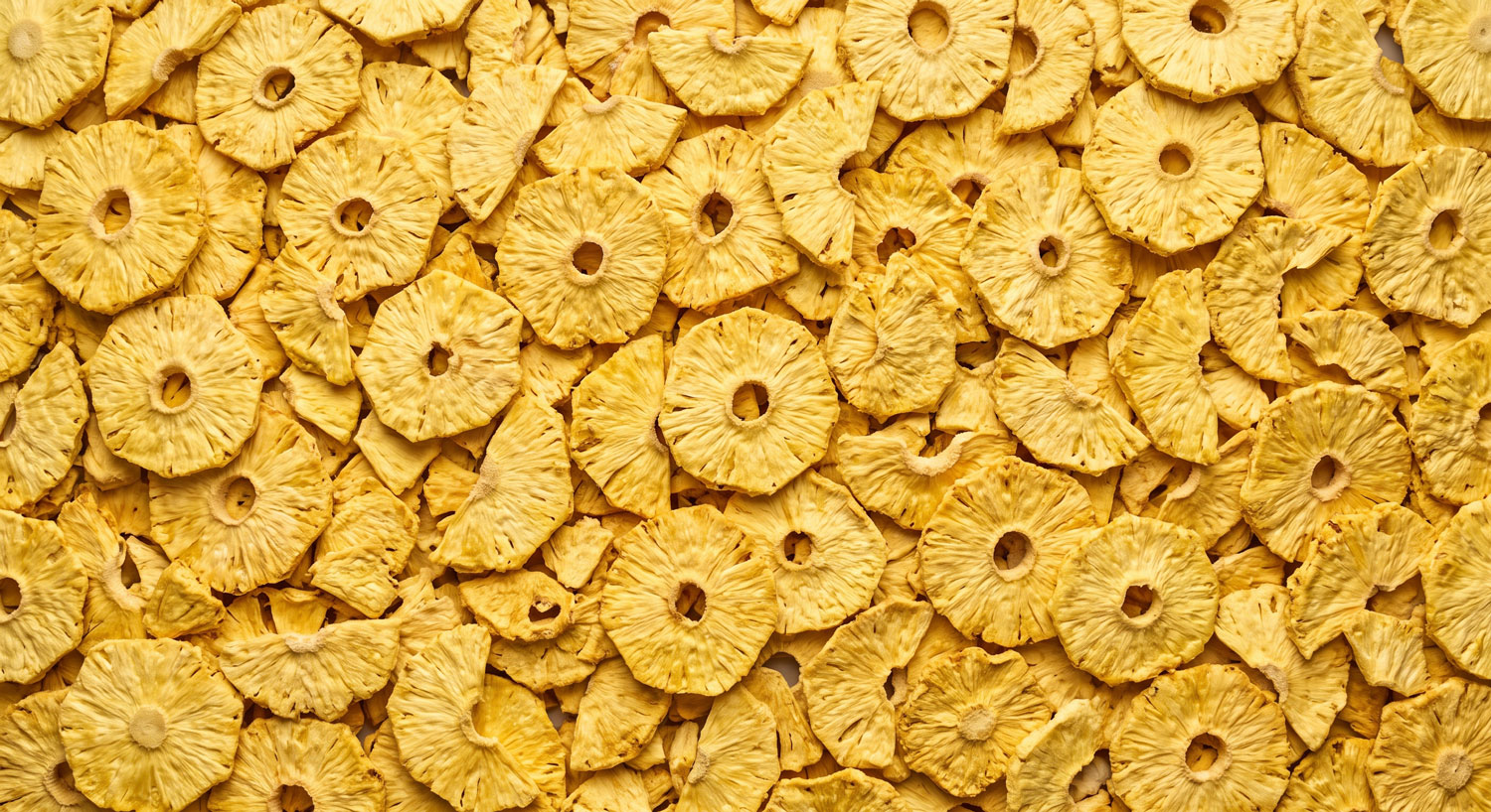 Freeze-dried pineapple, sliced